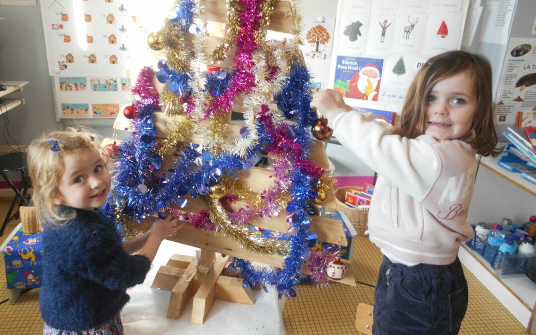 Noël s’est installé dans la classe..