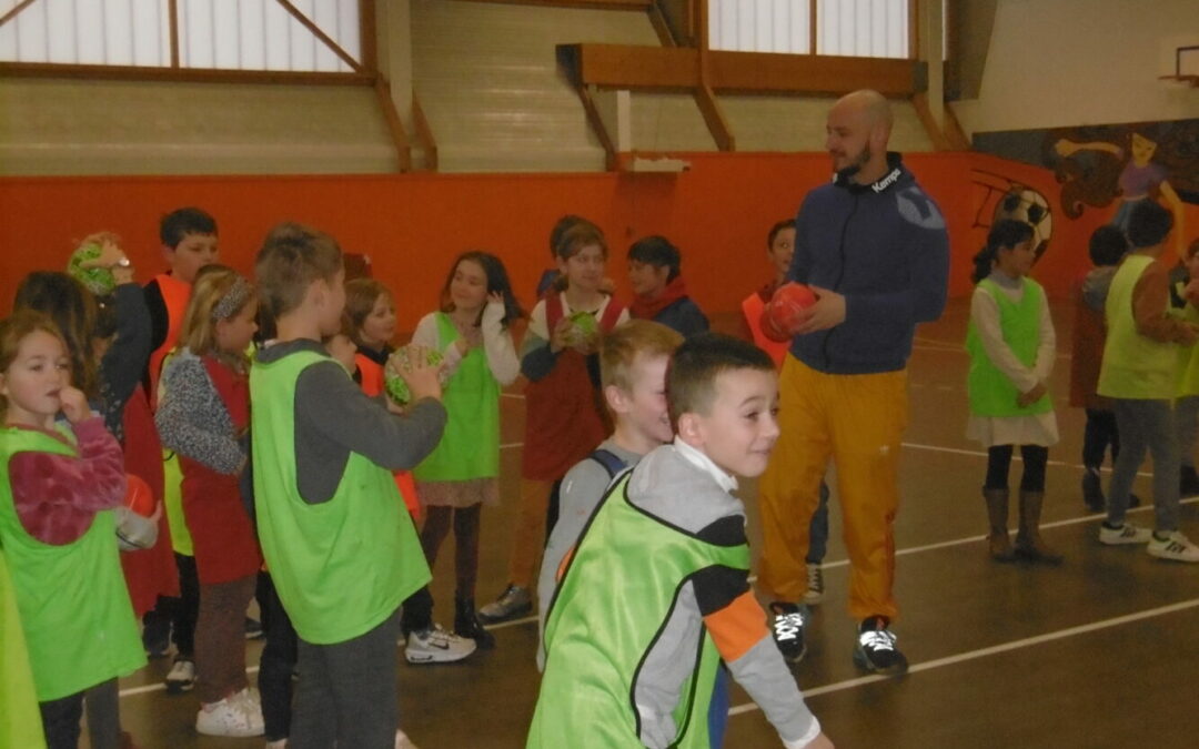 Initiation au hand-ball pour les élèves de primaire