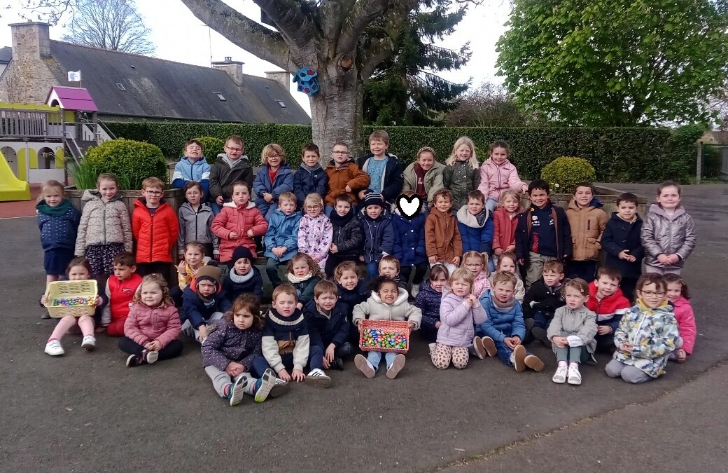 Chasse à l’oeuf et bricolage de Pâques en maternelle